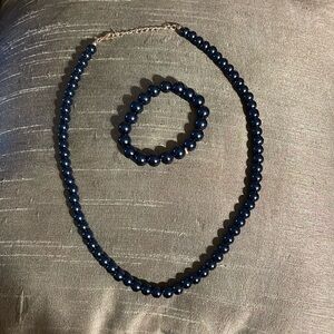 Very pretty blue necklace and bracelet set